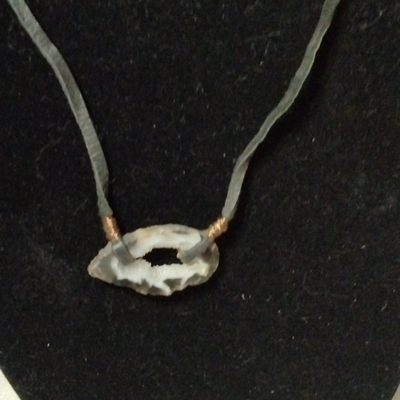 Agate slice necklace suede 16" handmade NWT (sku 553) - Picture 2 of 4